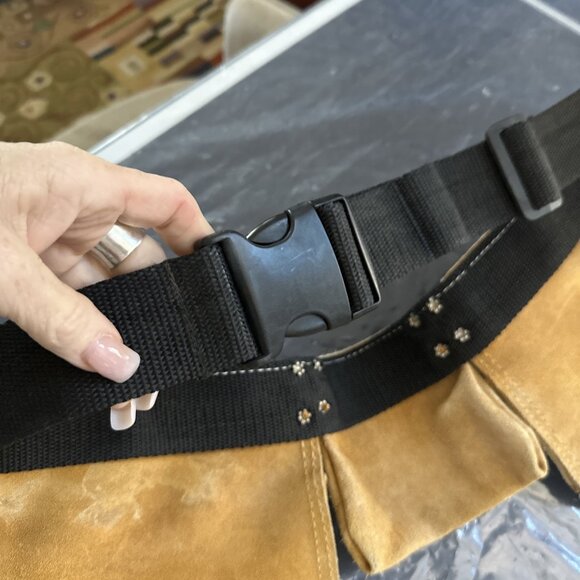 Husky Leather Tool Belt Bag Heavy Duty Carpenter Construction 5 pockets Tan NEW - Picture 6 of 11